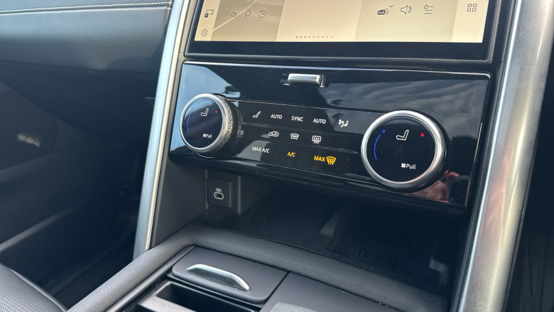 Land Rover Discovery 3.0 D300 Dynamic HSE 5dr Auto Diesel Station Wagon